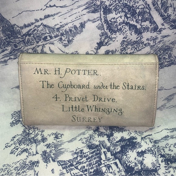 Harry Potter Hogwarts Letter Bi-Fold Wallet And Travel Pouch - Picture 3 of 13